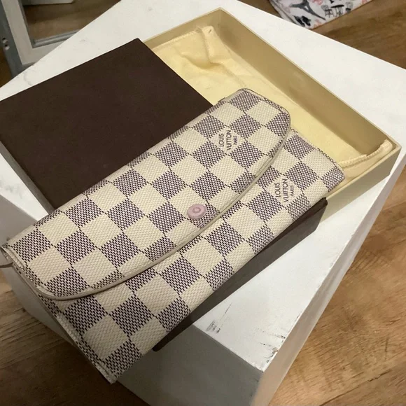 Louis Vuitton Damier Azur Emilie Wallet - Picture 6 of 7